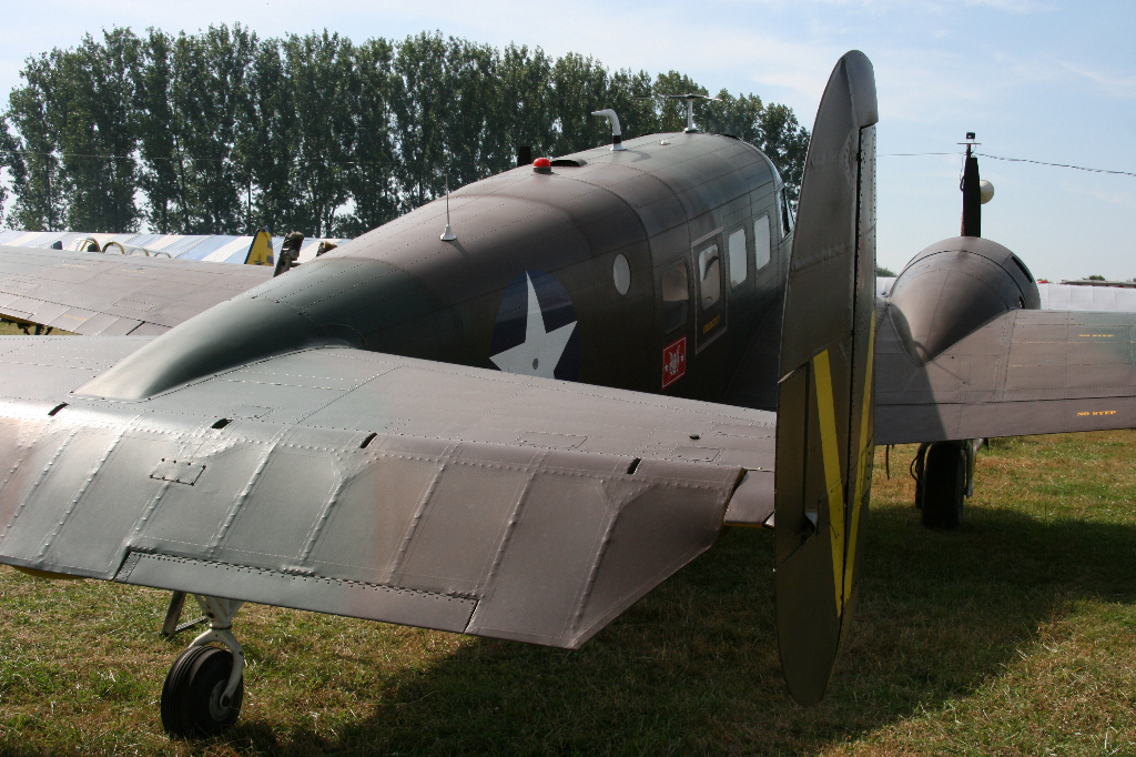 2008 06 LFQU F-AZEJ BEECH E-18S BICHETTE